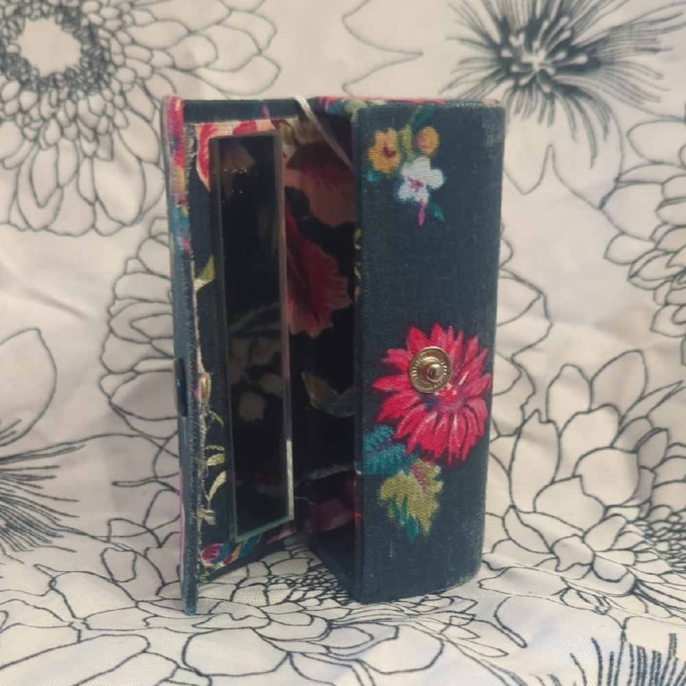 Retro Floral Lipstick Holder